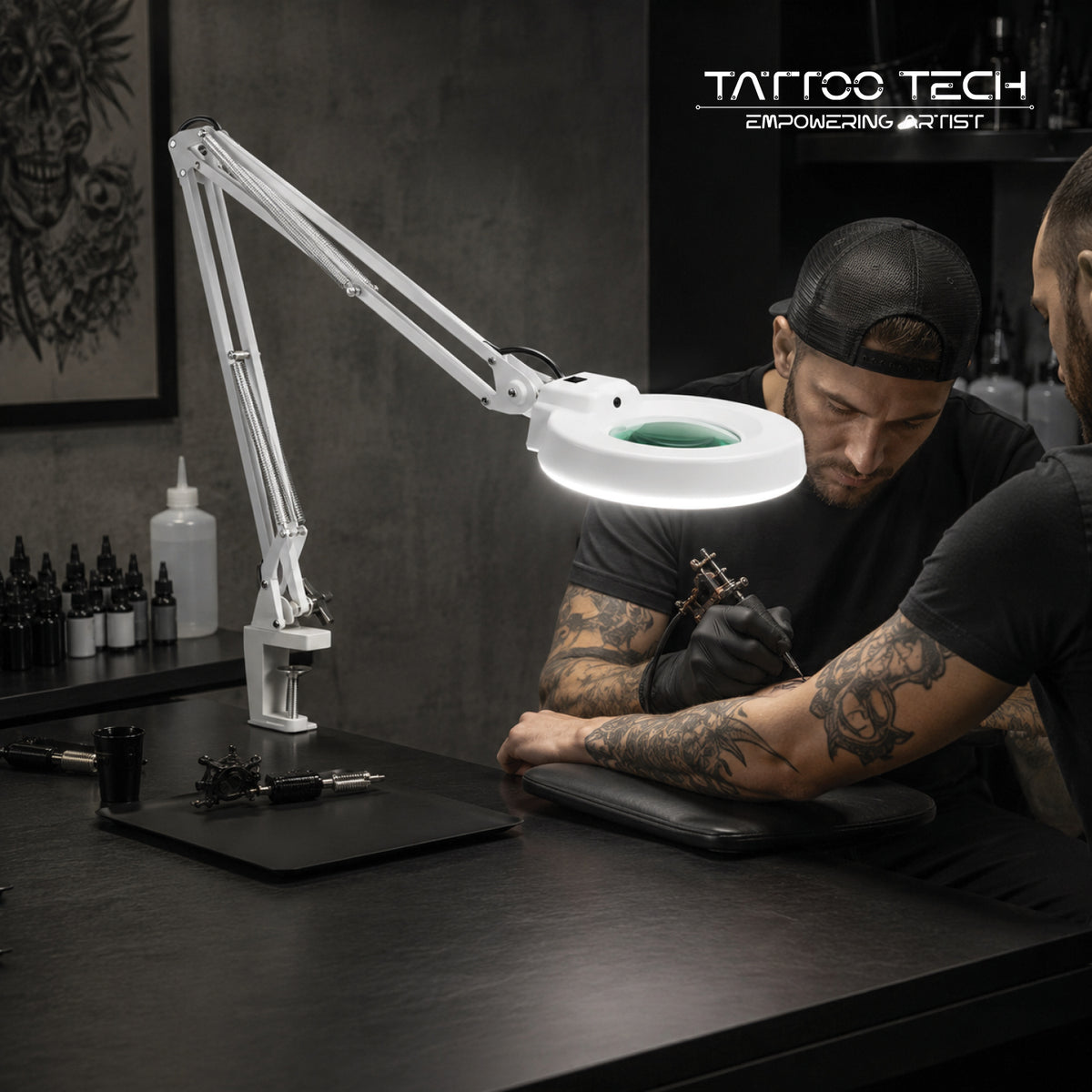 LED Magnifying Floor Lamp 2-in-1